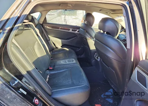 2015 Hyundai Genesis 3.8L z USA, uszkodzony, nr VIN KMHGN4JE5FU032358